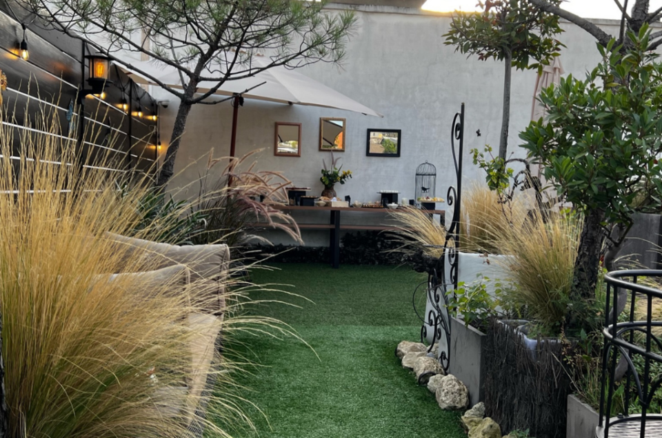 Rooftop a été décoré avec plein de verdure